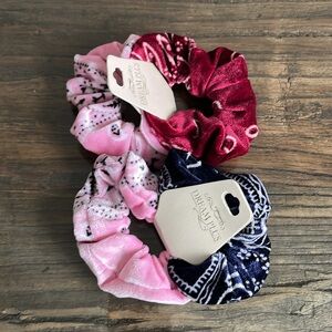 NWT, Dream Plus, Velvet Scrunchies, 4ct